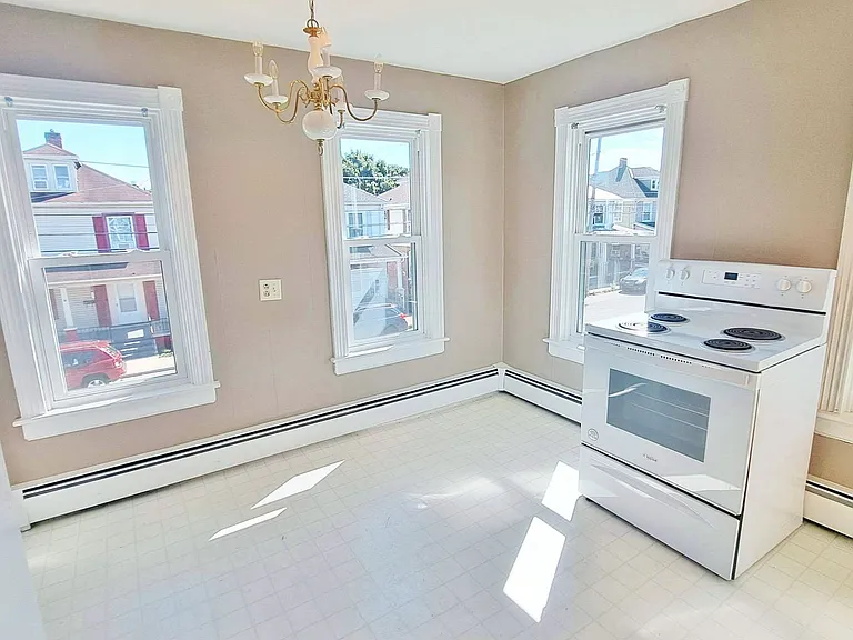 510 Stock St — Photo 12