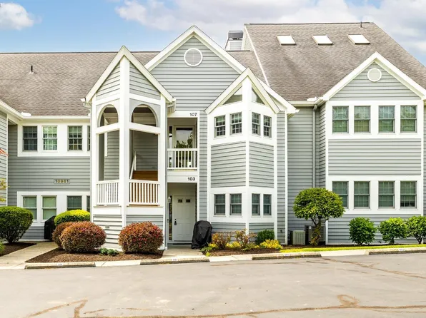 10961 N Bay Point Dr APT 107, Marblehead, OH 43440