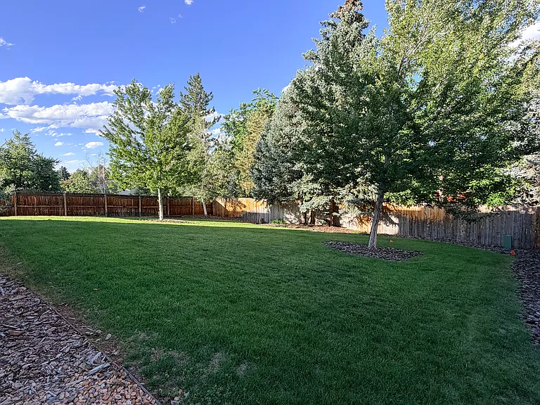 10657 W Roxbury Ave — Photo 41
