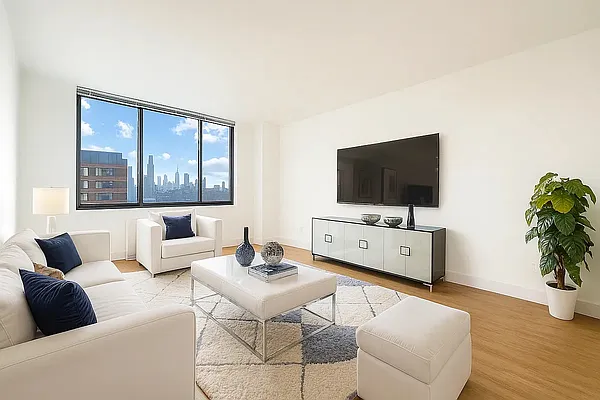 1735 York Avenue #33E