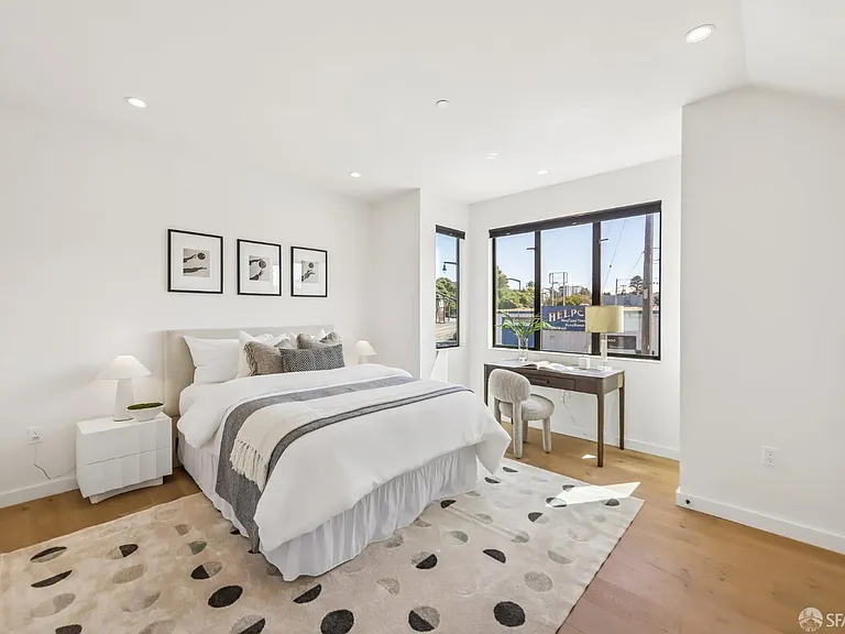 2nd Bedroom (lower level)