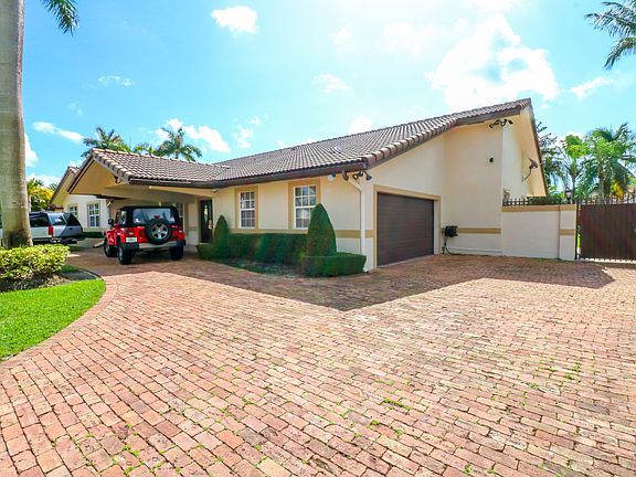 4th image of 11865 SW 112 Avenue Cir