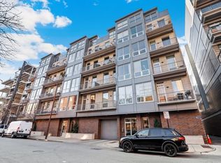 20 N Carpenter St APT 3N, Chicago, IL 60607