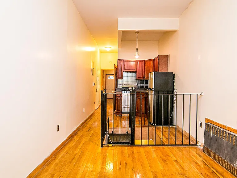 269 Melrose St #1R — Photo 13