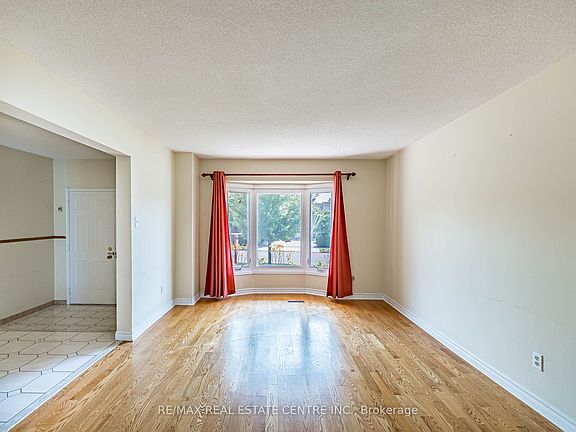 5th image of 42 Lafleur Ct
