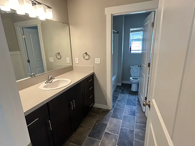 1403 S 281st St — Photo 9