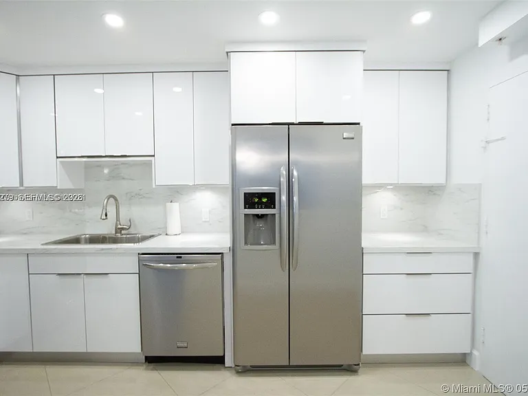 3801 S Ocean Dr #Penthouse 16S — Photo 10