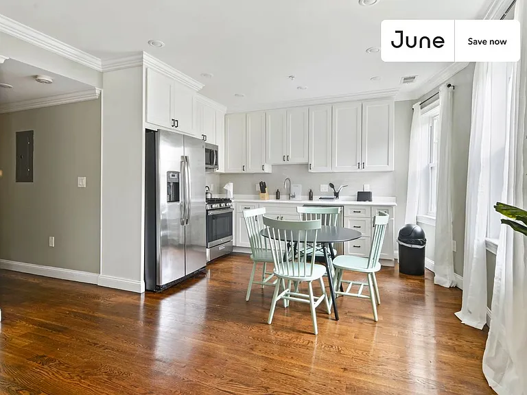 490 Washington St — Photo 4