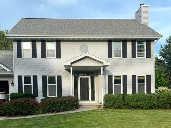 1029 Carriage Ln, Fond Du Lac, WI 54935