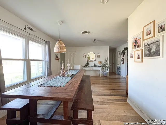 3 bed, 2.0 bath, 1859 sqft, $2,150 — Photo 3