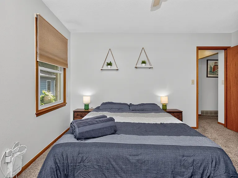 202 NW Sharmin Dr — Photo 17