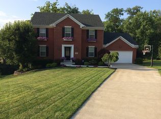 5856 Ravens Ridge Ln, Cincinnati, OH 45247