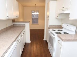 904 Red Brick Ct, Evansville, IN 47720