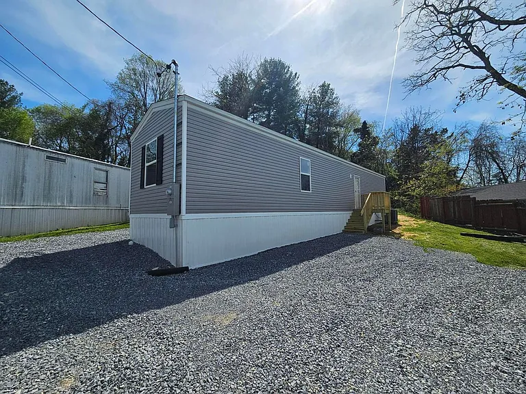 Welcome Home to Colony Park Johnson City's Hidden Gem! — Photo 16