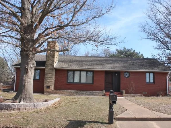 1021 S G St, Wellington, KS 67152