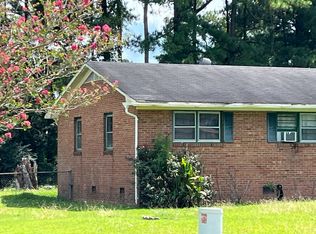 402 Pine Valley Rd, Jacksonville, NC 28546