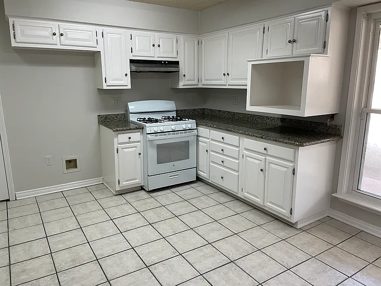 212 Lexington Dr — Photo 11