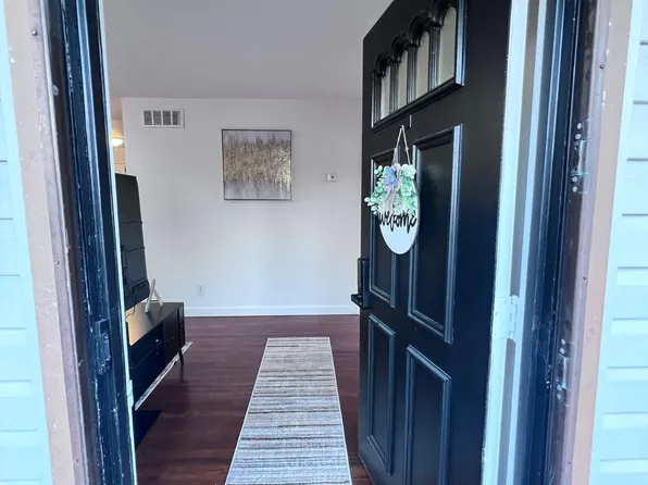 5430 Pickford Dr, Dayton, OH 45432