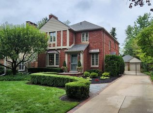 270 Lewiston Rd, Grosse Pointe Farms, MI 48236