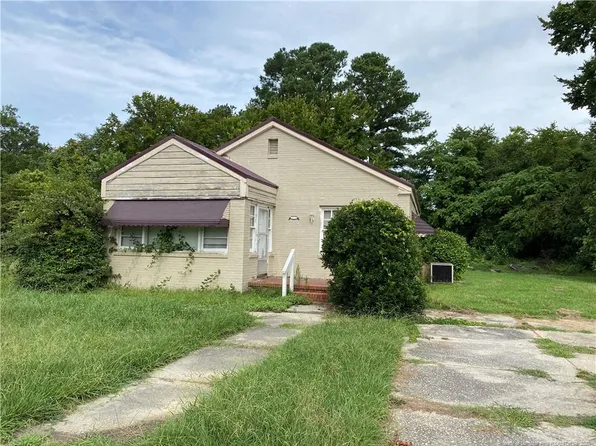 708 S Elm Ave, Dunn, NC 28334