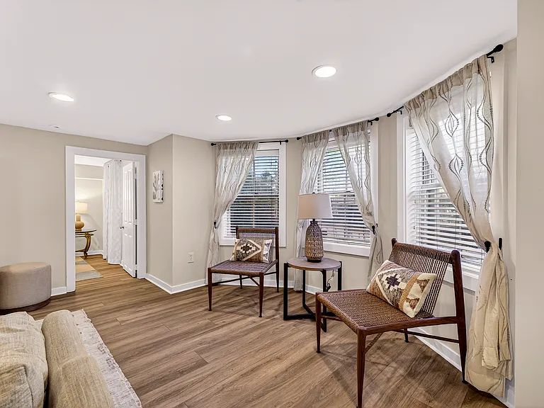 17 W Park Ave #2 — Photo 8