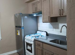 12 Maple St, Taunton, MA 02780