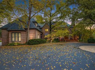 69 Colonial Hills Dr, Saint Louis, MO