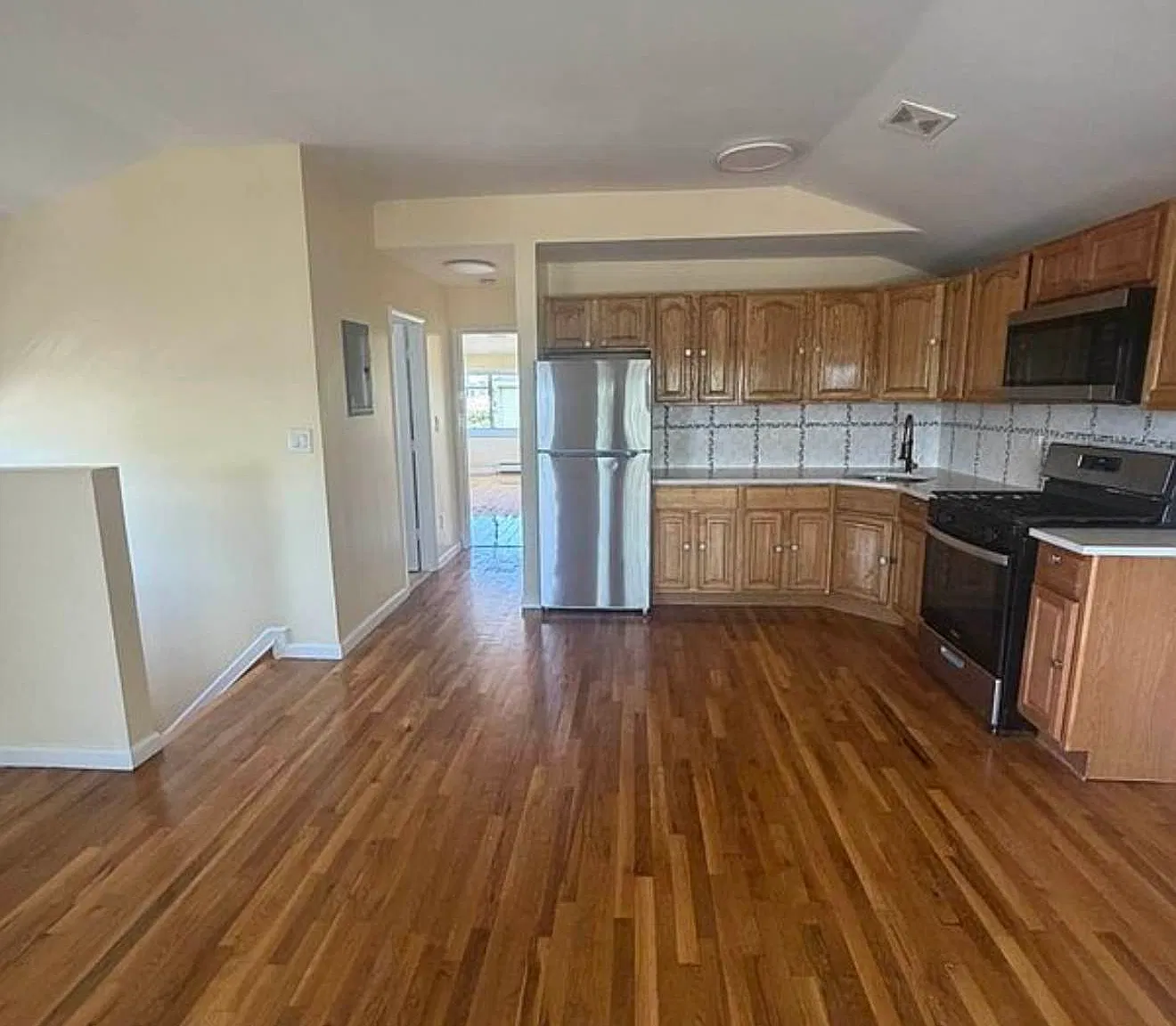 144-13 222nd Street — Photo 3