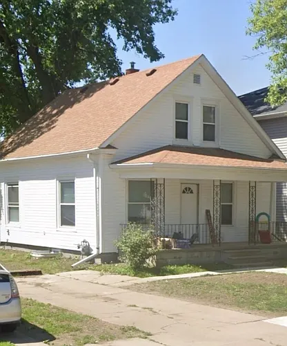 2245 Holdrege St Photo 1