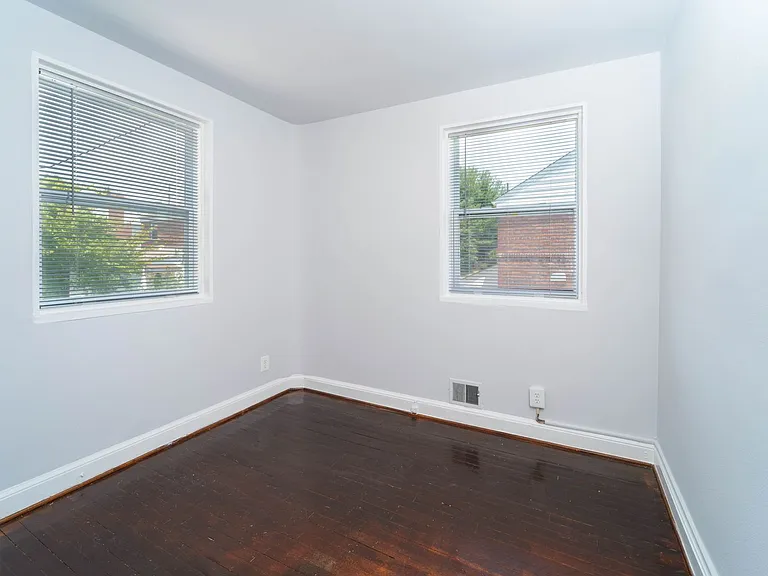 10024 Lorain Ave — Photo 23