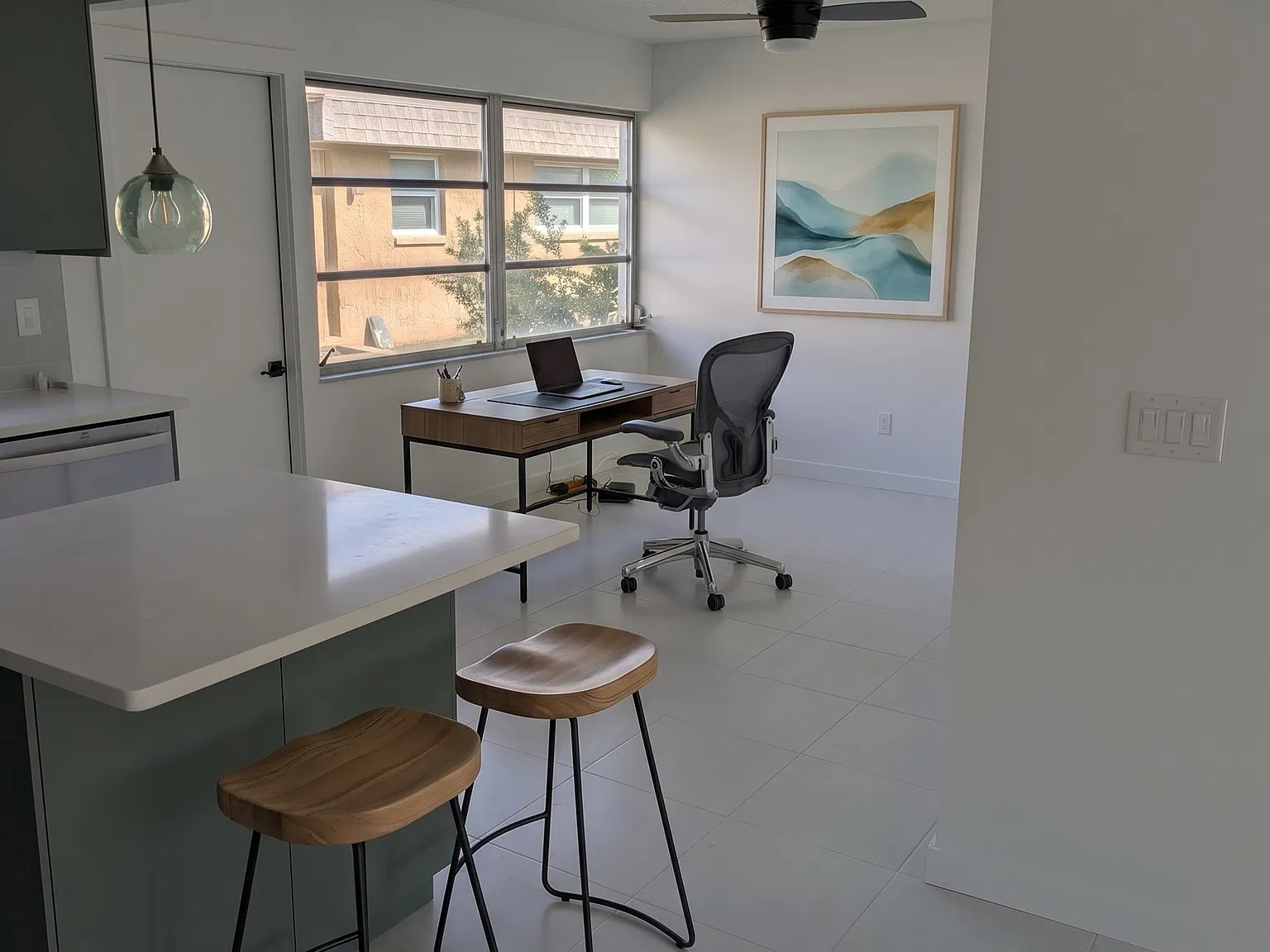 1 bed, 1.5 bath, 902 sqft, $2,300 — Photo 3