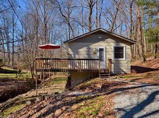 421 Blooming Laurel Dr, Hendersonville, NC 28792