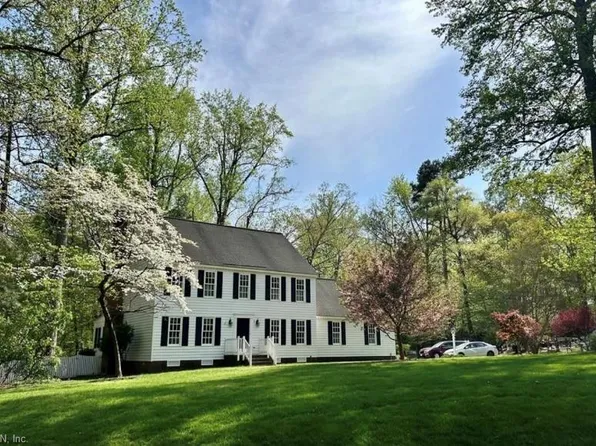 1 Somerset Ct, Williamsburg, VA 23188