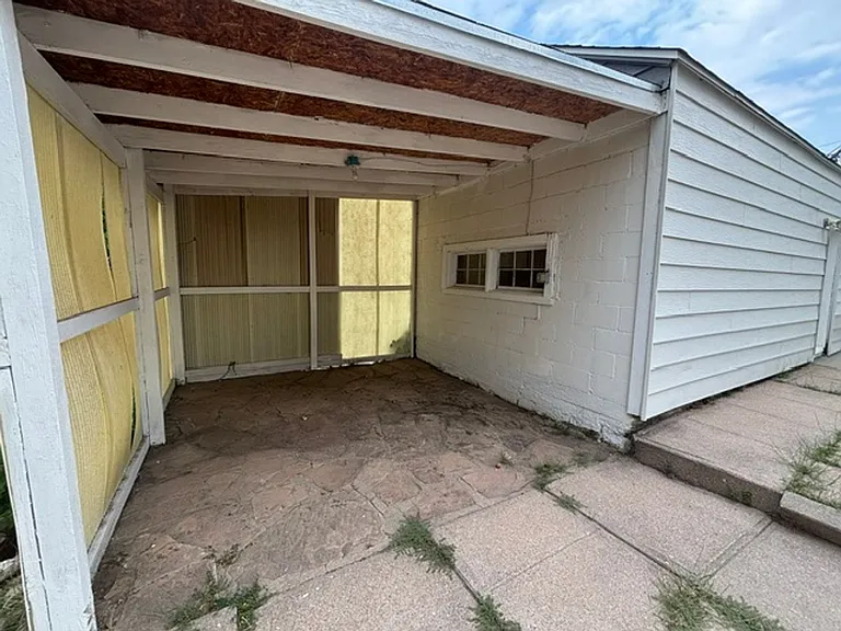 2102 S 3rd Ave — Photo 46