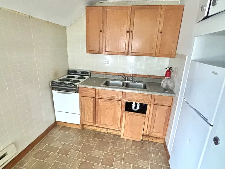 710 Chesaning St #4 — Photo 6