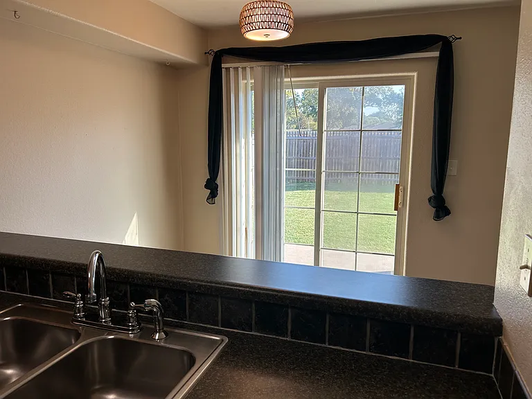 2700 Kimberlea Dr — Photo 10