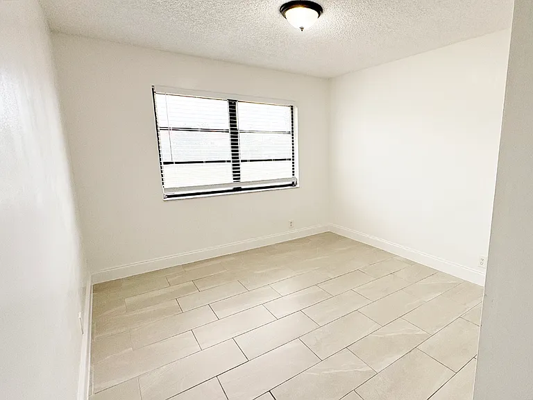 1331 S Federal Hwy #4 — Photo 8