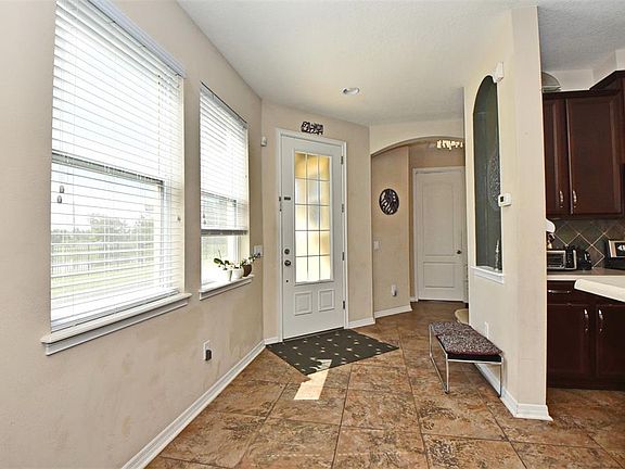 3rd image of 466 Ellis Square Ct