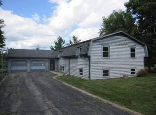 22 N High Point Dr, Round Lake, IL 60073