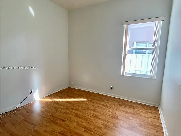628 SW 168th Ter — Photo 24