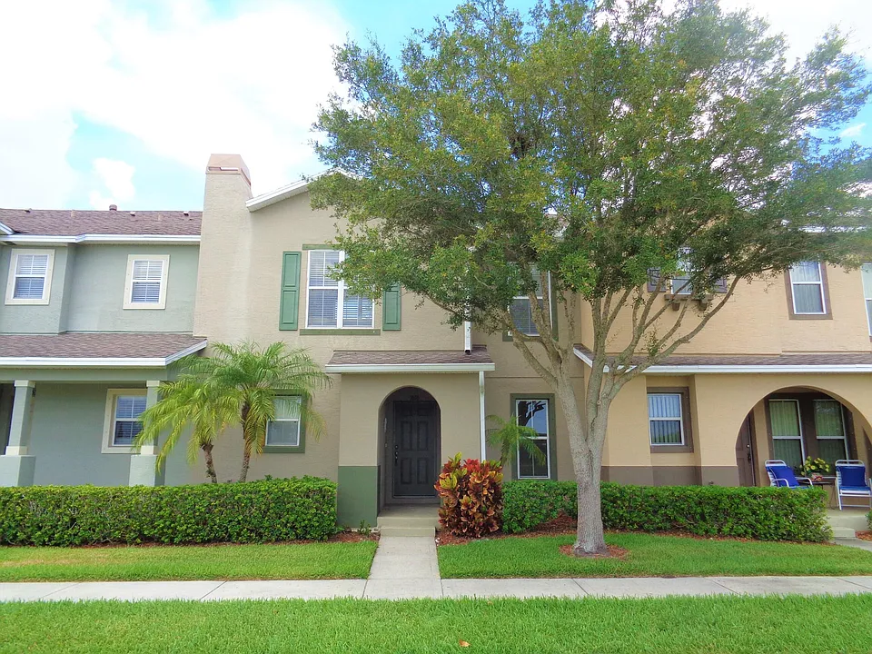1636 Pointe West Way