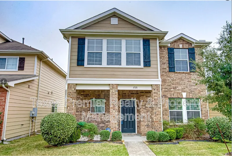 1735 Nichole Woods Dr