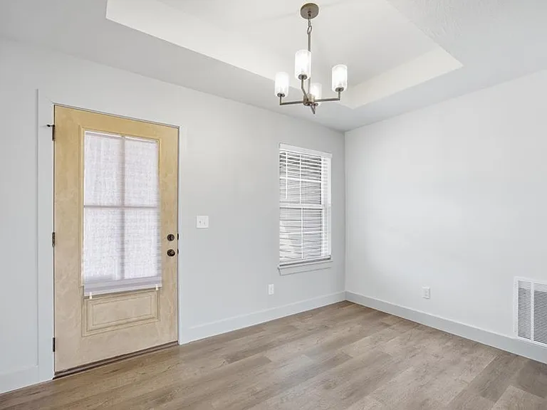 147 La Vista Dr — Photo 2
