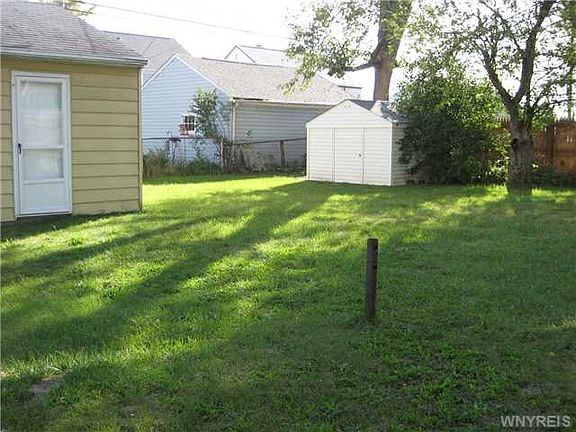 5th image of 188 Henderson Ave