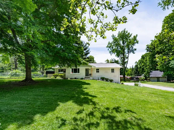 6799 Lakeshore Dr, Avon, IN 46123