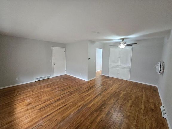4th image of 6114 W Medford Ave