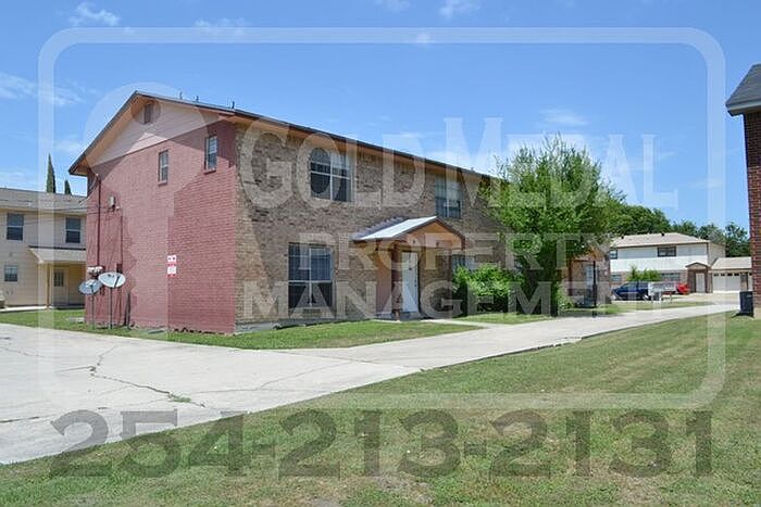 1st image of 1803 Cedarhill Dr