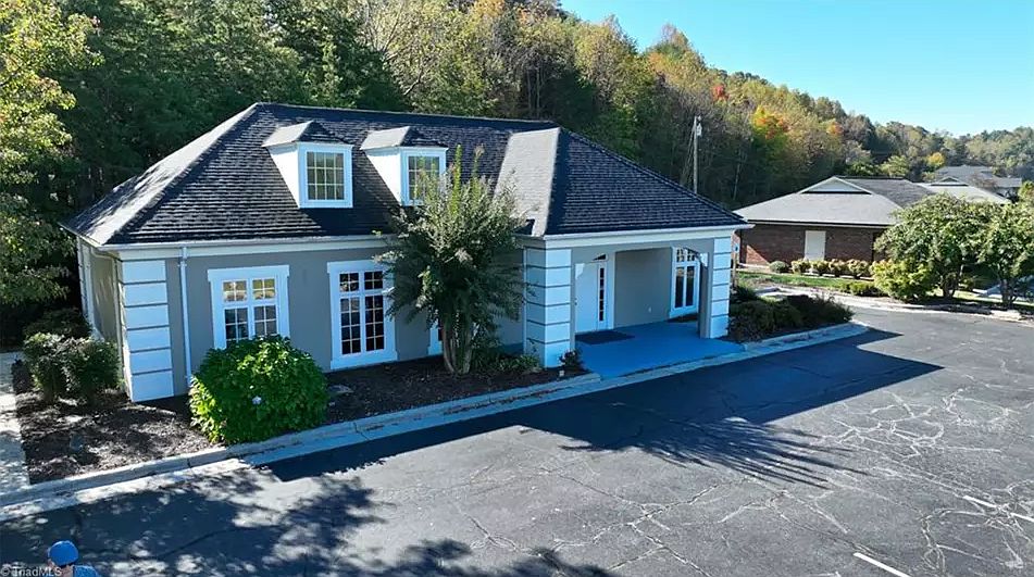 1st image of 1500 Meadowview Dr
