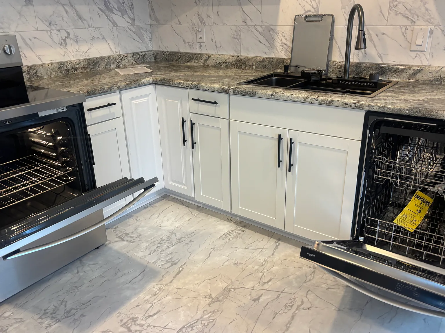2 bed, 1052 sqft, $1,790 — Photo 4