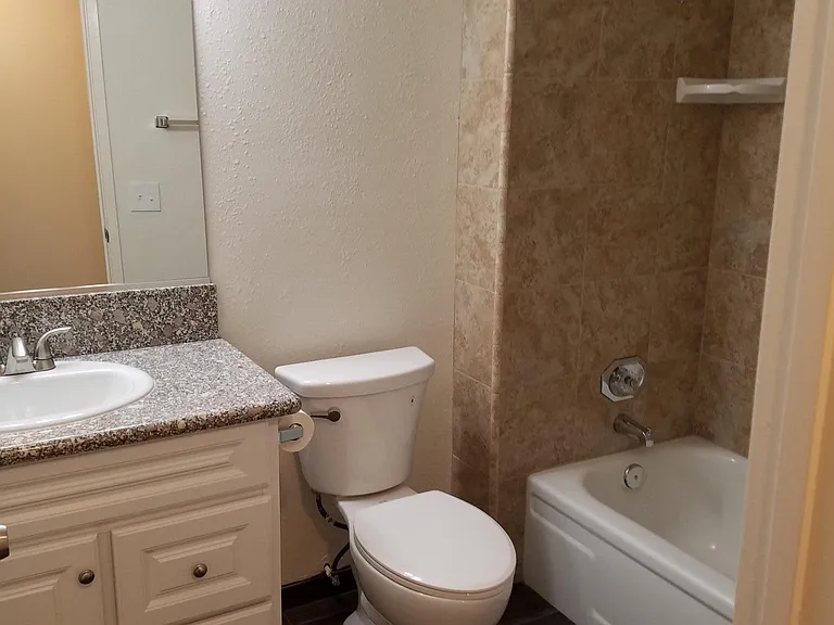 1497 Harvard Ave #B — Photo 3
